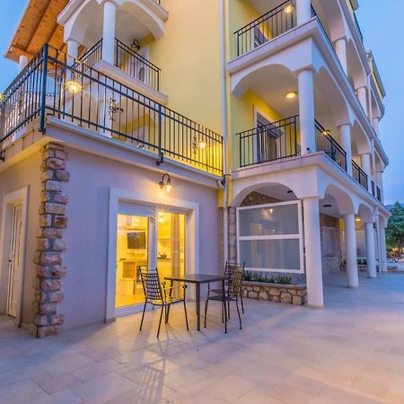 Palace Paulina Luxury Residence Novi Vinodolski Exterior foto